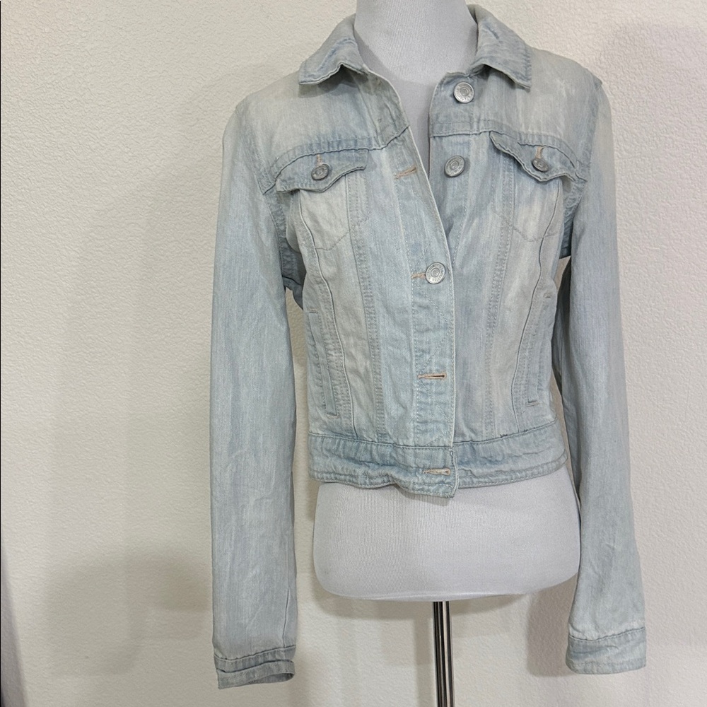 Light Blue Denim Wallflower Jacket EUC size Medium